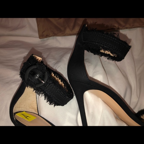 GIANVITO ROSSI FRAYED OPEN TOE HEELS - Picture 7 of 8